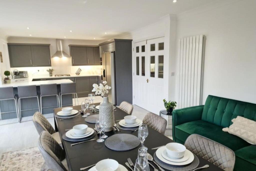 Beautifully Done 5 Bed Barn Conversion In Heswall - Sleeps Up To 10 Exterior foto