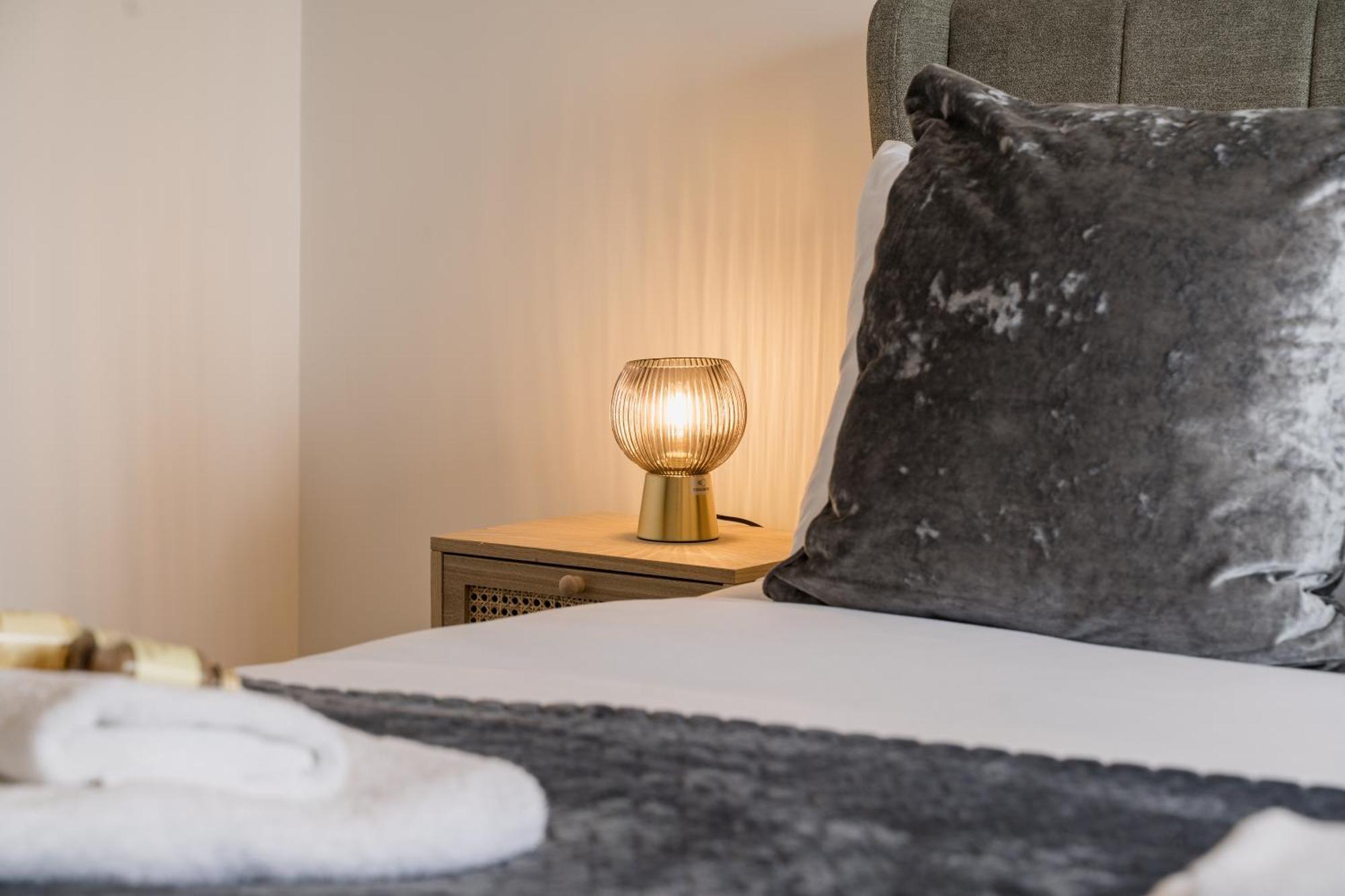 Beautifully Done 5 Bed Barn Conversion In Heswall - Sleeps Up To 10 Exterior foto